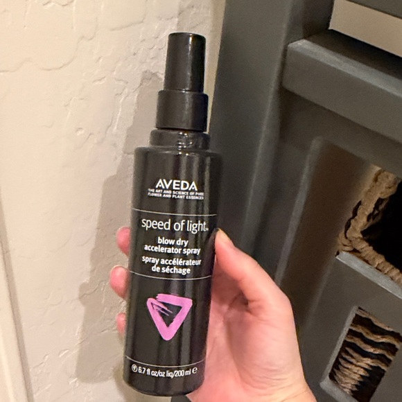 Aveda Blow Dry Accelerator and Bumble and Bumble Texture Spray Set！ - Picture 3 of 5